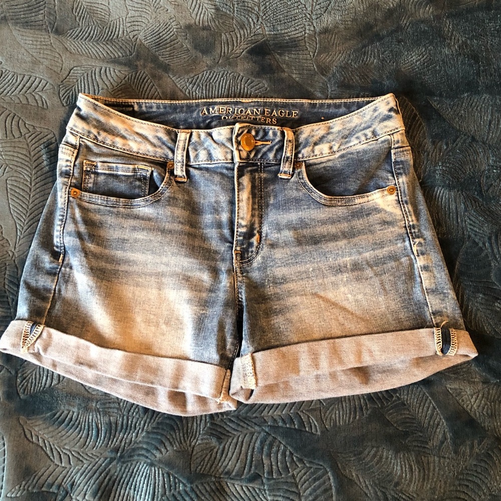 America eagle midi ultra stretch shorts. Size 8